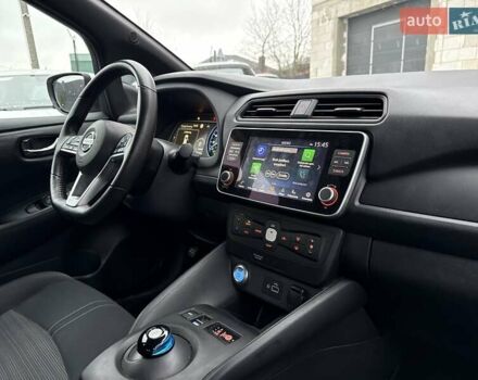 Белый Ниссан Лиф, объемом двигателя 0 л и пробегом 77 тыс. км за 13200 $, фото 28 на Automoto.ua