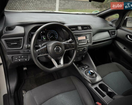 Белый Ниссан Лиф, объемом двигателя 0 л и пробегом 115 тыс. км за 11700 $, фото 25 на Automoto.ua