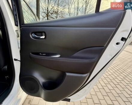 Белый Ниссан Лиф, объемом двигателя 0 л и пробегом 98 тыс. км за 15950 $, фото 77 на Automoto.ua