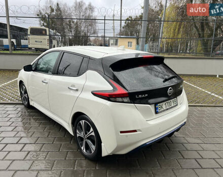 Белый Ниссан Лиф, объемом двигателя 0 л и пробегом 27 тыс. км за 13700 $, фото 5 на Automoto.ua