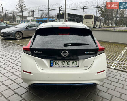 Белый Ниссан Лиф, объемом двигателя 0 л и пробегом 27 тыс. км за 13700 $, фото 6 на Automoto.ua