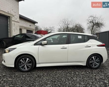 Белый Ниссан Лиф, объемом двигателя 0 л и пробегом 77 тыс. км за 13200 $, фото 10 на Automoto.ua