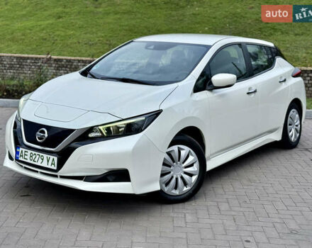 Белый Ниссан Лиф, объемом двигателя 0 л и пробегом 115 тыс. км за 11700 $, фото 9 на Automoto.ua