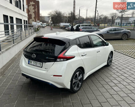 Белый Ниссан Лиф, объемом двигателя 0 л и пробегом 27 тыс. км за 13700 $, фото 8 на Automoto.ua