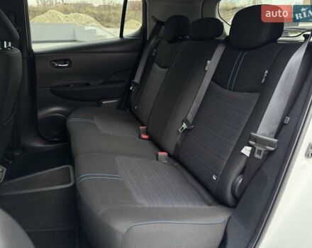 Білий Ніссан Ліф, об'ємом двигуна 0 л та пробігом 46 тис. км за 13800 $, фото 64 на Automoto.ua