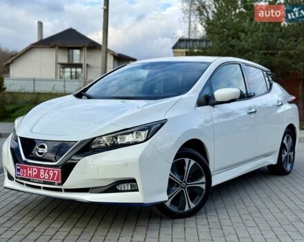 Белый Ниссан Лиф, объемом двигателя 0 л и пробегом 98 тыс. км за 15950 $, фото 6 на Automoto.ua