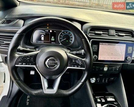 Белый Ниссан Лиф, объемом двигателя 0 л и пробегом 98 тыс. км за 15950 $, фото 51 на Automoto.ua