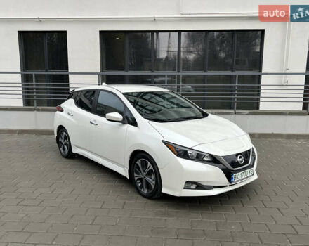 Белый Ниссан Лиф, объемом двигателя 0 л и пробегом 27 тыс. км за 13700 $, фото 13 на Automoto.ua