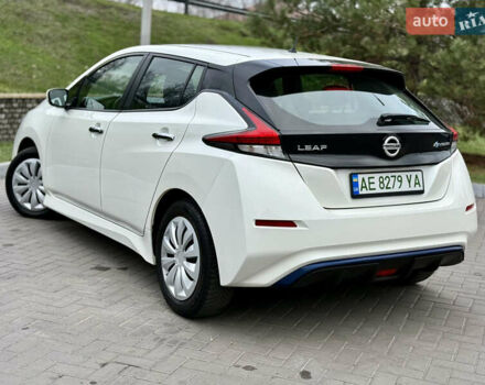 Белый Ниссан Лиф, объемом двигателя 0 л и пробегом 115 тыс. км за 11700 $, фото 2 на Automoto.ua