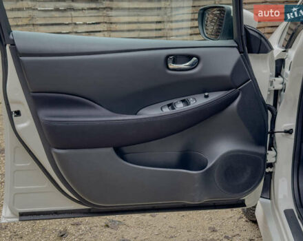 Білий Ніссан Ліф, об'ємом двигуна 0 л та пробігом 18 тис. км за 14500 $, фото 61 на Automoto.ua