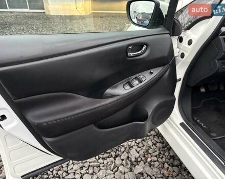 Белый Ниссан Лиф, объемом двигателя 0 л и пробегом 77 тыс. км за 13200 $, фото 22 на Automoto.ua