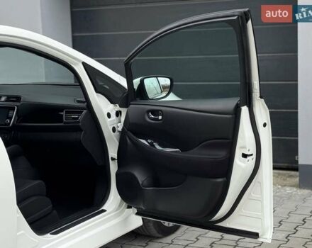 Білий Ніссан Ліф, об'ємом двигуна 0 л та пробігом 46 тис. км за 13800 $, фото 58 на Automoto.ua