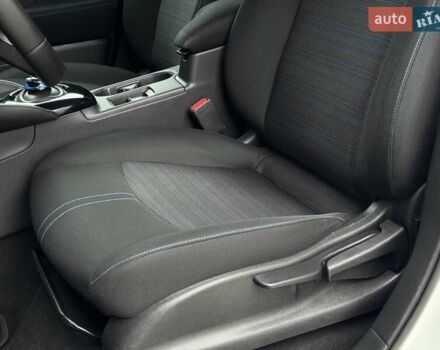 Білий Ніссан Ліф, об'ємом двигуна 0 л та пробігом 46 тис. км за 13800 $, фото 42 на Automoto.ua