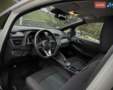 Белый Ниссан Лиф, объемом двигателя 0 л и пробегом 115 тыс. км за 11700 $, фото 24 на Automoto.ua