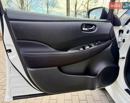 Белый Ниссан Лиф, объемом двигателя 0 л и пробегом 98 тыс. км за 15950 $, фото 41 на Automoto.ua