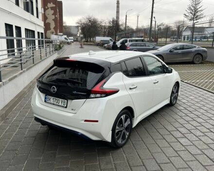 Белый Ниссан Лиф, объемом двигателя 0 л и пробегом 27 тыс. км за 13800 $, фото 3 на Automoto.ua