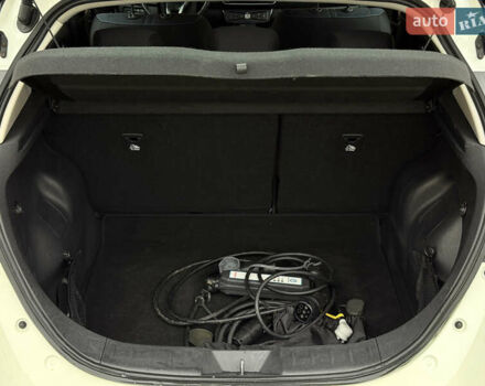 Белый Ниссан Лиф, объемом двигателя 0 л и пробегом 109 тыс. км за 11999 $, фото 45 на Automoto.ua