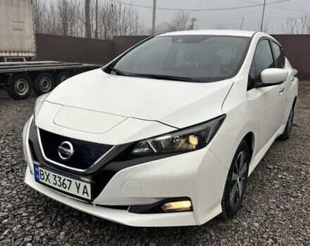 Білий Ніссан Ліф, об'ємом двигуна 0 л та пробігом 32 тис. км за 13999 $, фото 1 на Automoto.ua