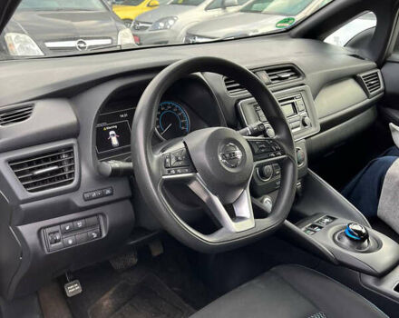 Белый Ниссан Лиф, объемом двигателя 0 л и пробегом 125 тыс. км за 11499 $, фото 2 на Automoto.ua