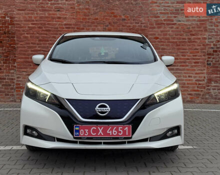 Белый Ниссан Лиф, объемом двигателя 0 л и пробегом 109 тыс. км за 11999 $, фото 4 на Automoto.ua