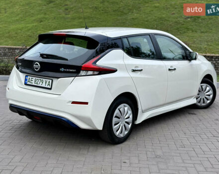 Белый Ниссан Лиф, объемом двигателя 0 л и пробегом 115 тыс. км за 11700 $, фото 17 на Automoto.ua