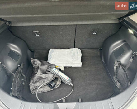 Белый Ниссан Лиф, объемом двигателя 0 л и пробегом 44 тыс. км за 14950 $, фото 15 на Automoto.ua