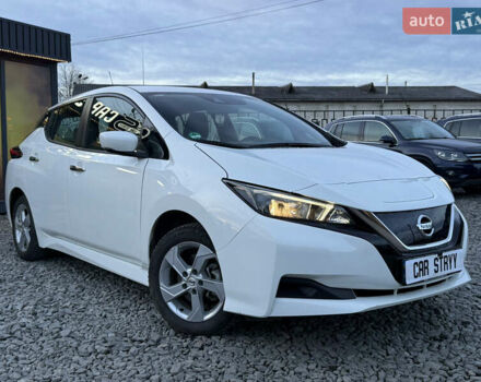 Белый Ниссан Лиф, объемом двигателя 0 л и пробегом 43 тыс. км за 12500 $, фото 1 на Automoto.ua