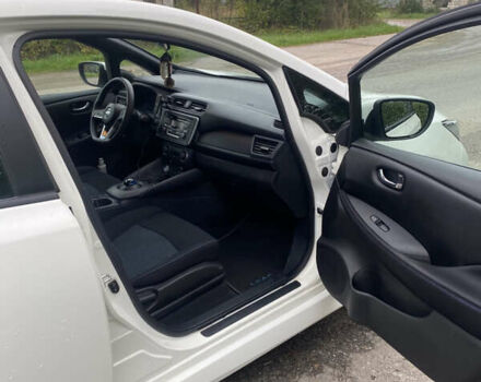 Белый Ниссан Лиф, объемом двигателя 0 л и пробегом 41 тыс. км за 13100 $, фото 12 на Automoto.ua