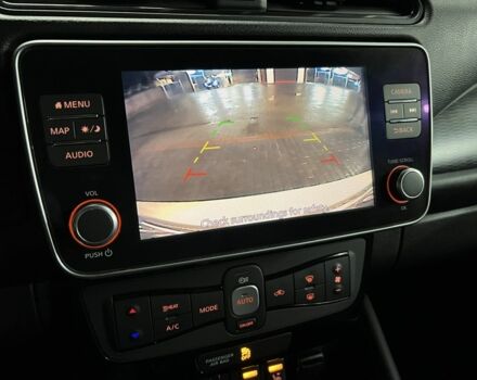 Белый Ниссан Лиф, объемом двигателя 0 л и пробегом 27 тыс. км за 13800 $, фото 18 на Automoto.ua