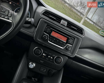 Белый Ниссан Лиф, объемом двигателя 0 л и пробегом 115 тыс. км за 11700 $, фото 37 на Automoto.ua