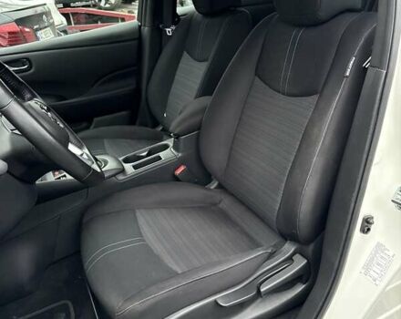 Белый Ниссан Лиф, объемом двигателя 0 л и пробегом 77 тыс. км за 13200 $, фото 21 на Automoto.ua