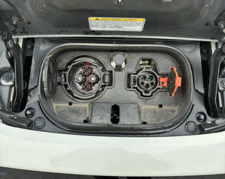 Білий Ніссан Ліф, об'ємом двигуна 0 л та пробігом 46 тис. км за 17750 $, фото 29 на Automoto.ua