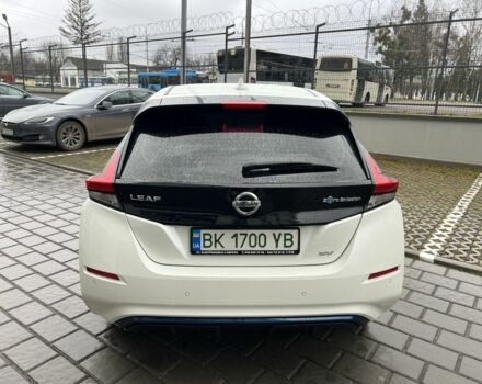 Белый Ниссан Лиф, объемом двигателя 0 л и пробегом 27 тыс. км за 13800 $, фото 4 на Automoto.ua