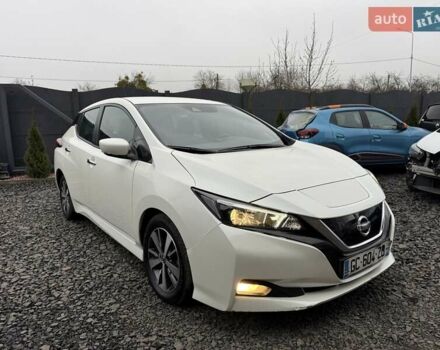 Белый Ниссан Лиф, объемом двигателя 0 л и пробегом 77 тыс. км за 13200 $, фото 3 на Automoto.ua