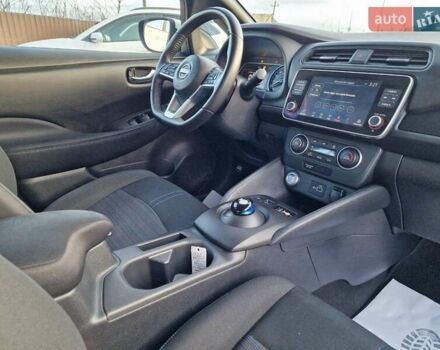 Белый Ниссан Лиф, объемом двигателя 0 л и пробегом 93 тыс. км за 14600 $, фото 42 на Automoto.ua