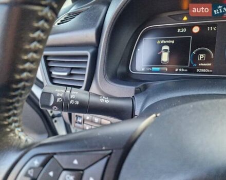 Белый Ниссан Лиф, объемом двигателя 0 л и пробегом 93 тыс. км за 14600 $, фото 25 на Automoto.ua