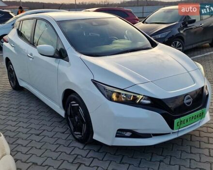 Белый Ниссан Лиф, объемом двигателя 0 л и пробегом 93 тыс. км за 14600 $, фото 4 на Automoto.ua