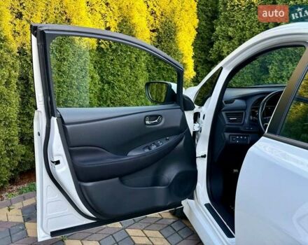 Белый Ниссан Лиф, объемом двигателя 0 л и пробегом 38 тыс. км за 14999 $, фото 15 на Automoto.ua