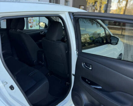 Белый Ниссан Лиф, объемом двигателя 0 л и пробегом 69 тыс. км за 14990 $, фото 15 на Automoto.ua