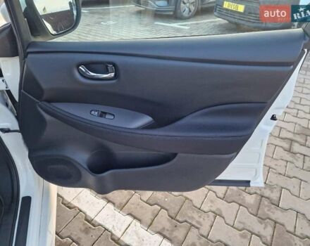 Белый Ниссан Лиф, объемом двигателя 0 л и пробегом 93 тыс. км за 14600 $, фото 39 на Automoto.ua