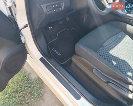 Білий Ніссан Ліф, об'ємом двигуна 0 л та пробігом 27 тис. км за 16800 $, фото 15 на Automoto.ua