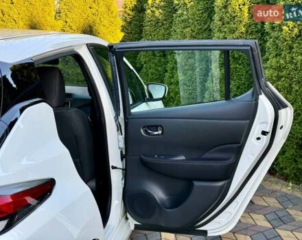 Белый Ниссан Лиф, объемом двигателя 0 л и пробегом 38 тыс. км за 14999 $, фото 22 на Automoto.ua