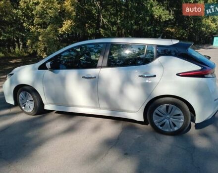 Білий Ніссан Ліф, об'ємом двигуна 0 л та пробігом 27 тис. км за 16800 $, фото 22 на Automoto.ua