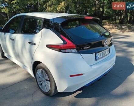 Білий Ніссан Ліф, об'ємом двигуна 0 л та пробігом 27 тис. км за 16800 $, фото 23 на Automoto.ua