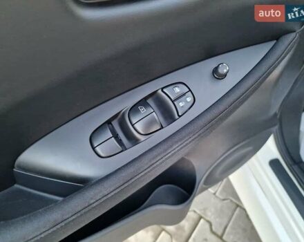 Белый Ниссан Лиф, объемом двигателя 0 л и пробегом 93 тыс. км за 14600 $, фото 20 на Automoto.ua