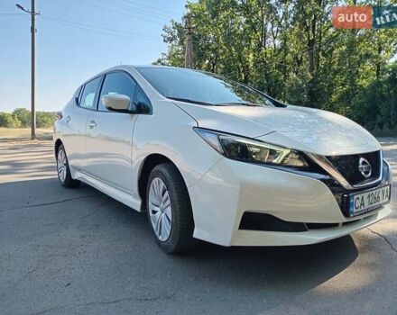 Білий Ніссан Ліф, об'ємом двигуна 0 л та пробігом 27 тис. км за 16800 $, фото 5 на Automoto.ua