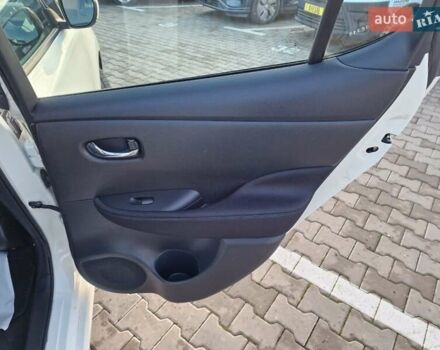 Белый Ниссан Лиф, объемом двигателя 0 л и пробегом 93 тыс. км за 14600 $, фото 37 на Automoto.ua