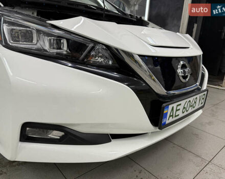 Белый Ниссан Лиф, объемом двигателя 0 л и пробегом 58 тыс. км за 15200 $, фото 9 на Automoto.ua