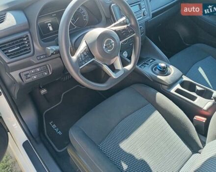 Білий Ніссан Ліф, об'ємом двигуна 0 л та пробігом 27 тис. км за 16800 $, фото 20 на Automoto.ua