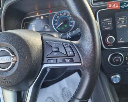 Белый Ниссан Лиф, объемом двигателя 0 л и пробегом 93 тыс. км за 14600 $, фото 27 на Automoto.ua